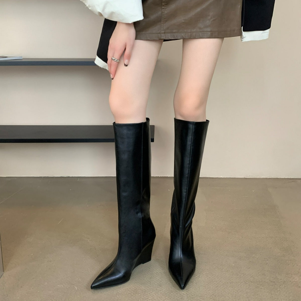 Pointed Toe Long Female Large Tube Boots