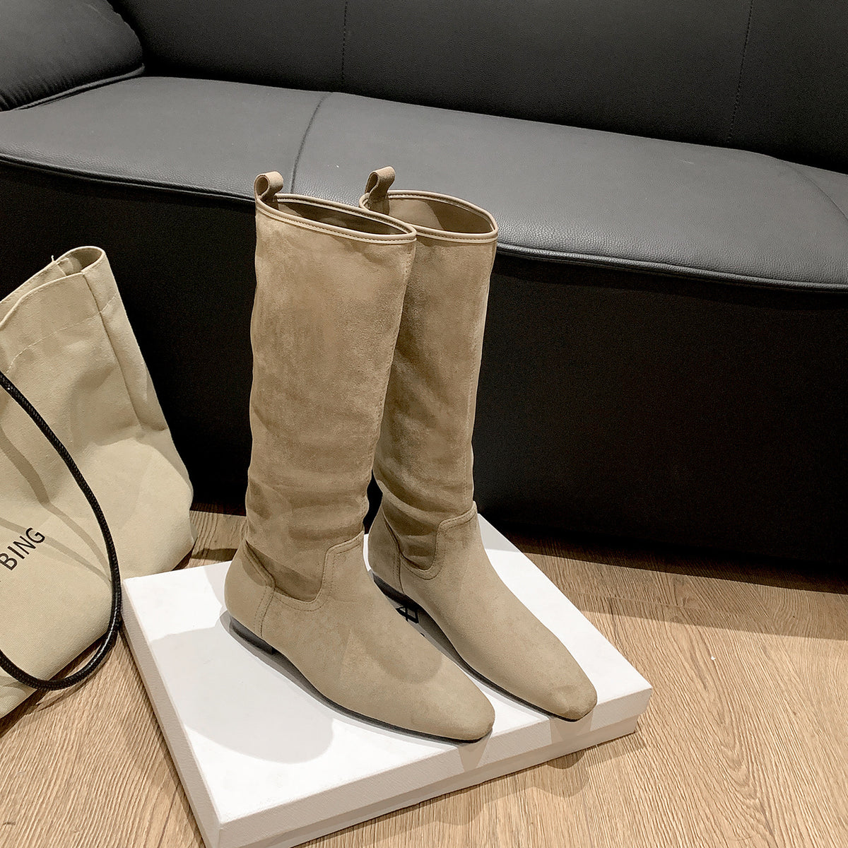 Women's Cowhide Version Retro Square Toe Pile Style Height Increasing Insole Women's Leather Boots