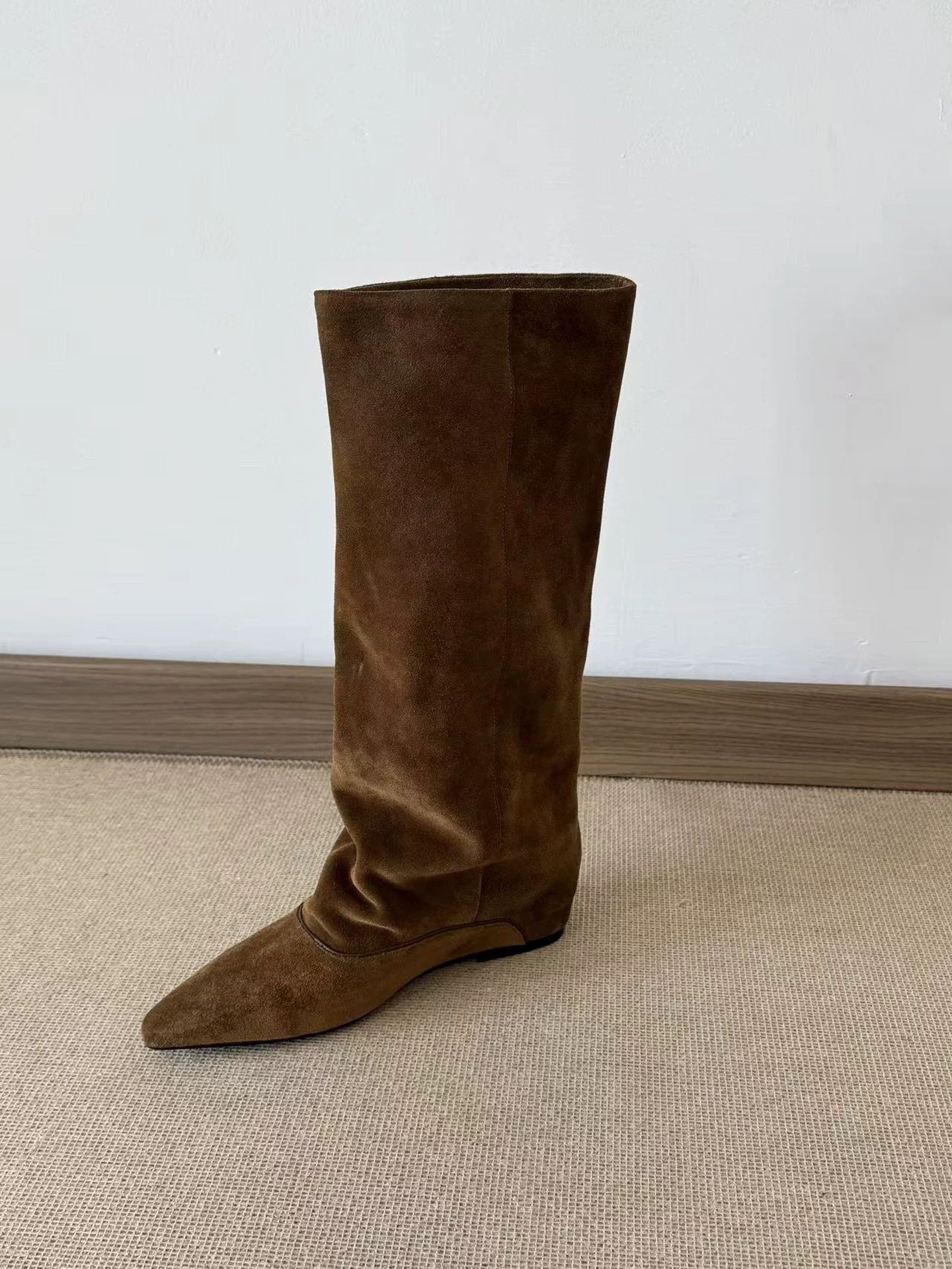 Pointed Toe Below The Knee High Leg Pile Style Long Boots