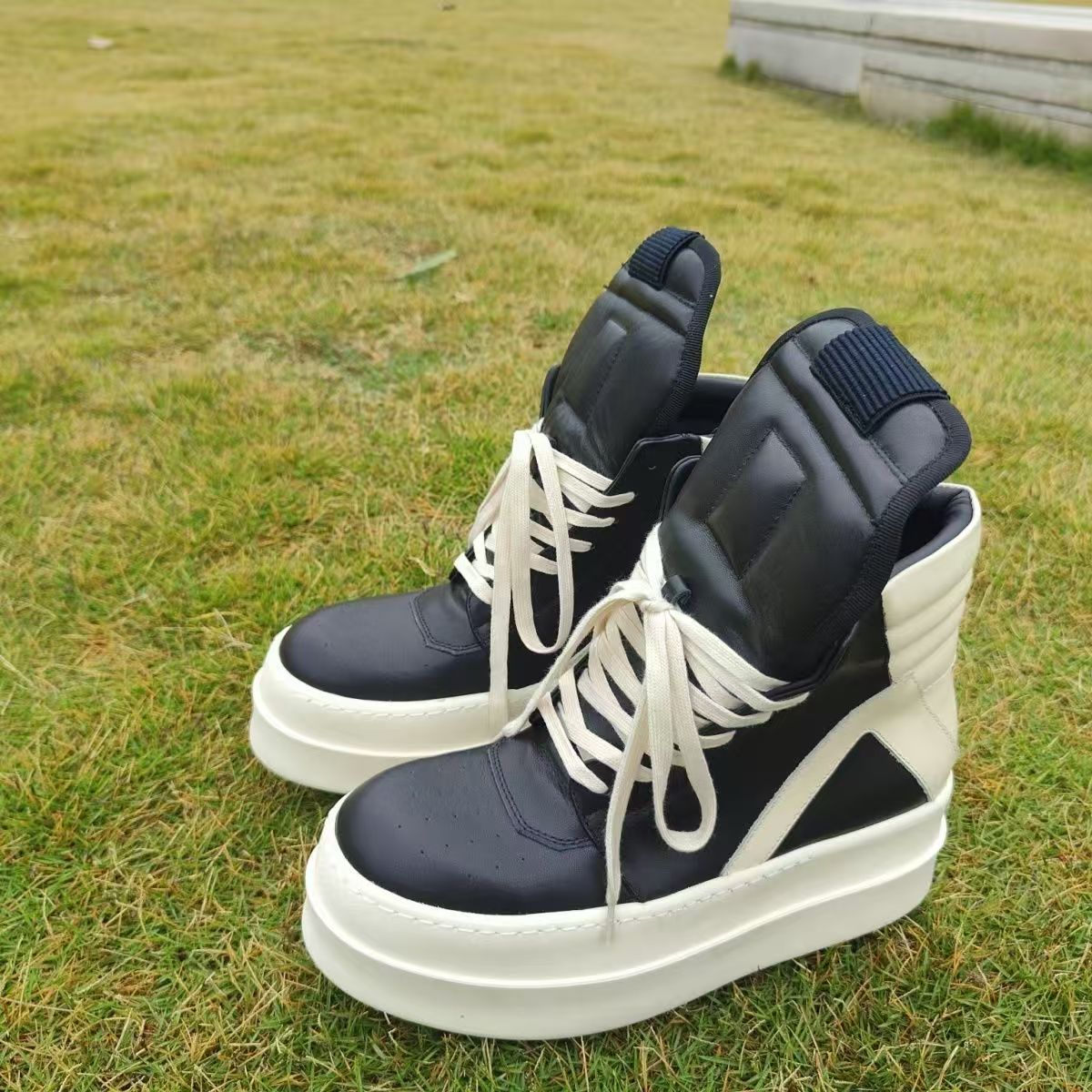 Men's Inverted Triangle Platform Couple Increased Short Men's Casual Leather Shoes