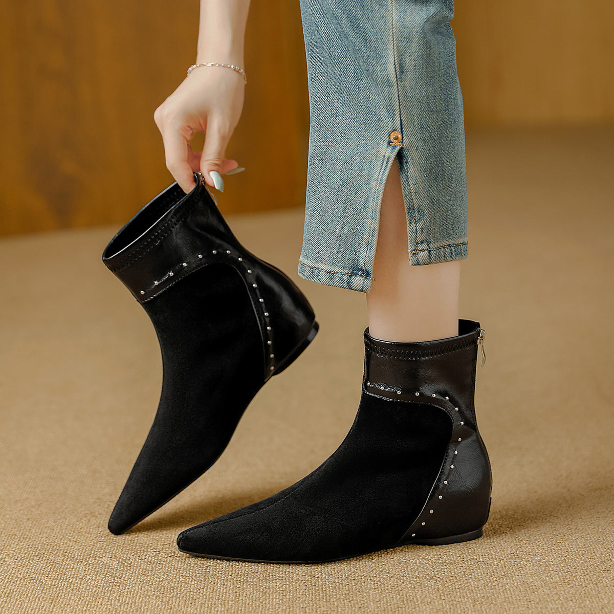 Women's Pointed Toe Suede Inner Height Increasing Stitching Comfortable Back Boots