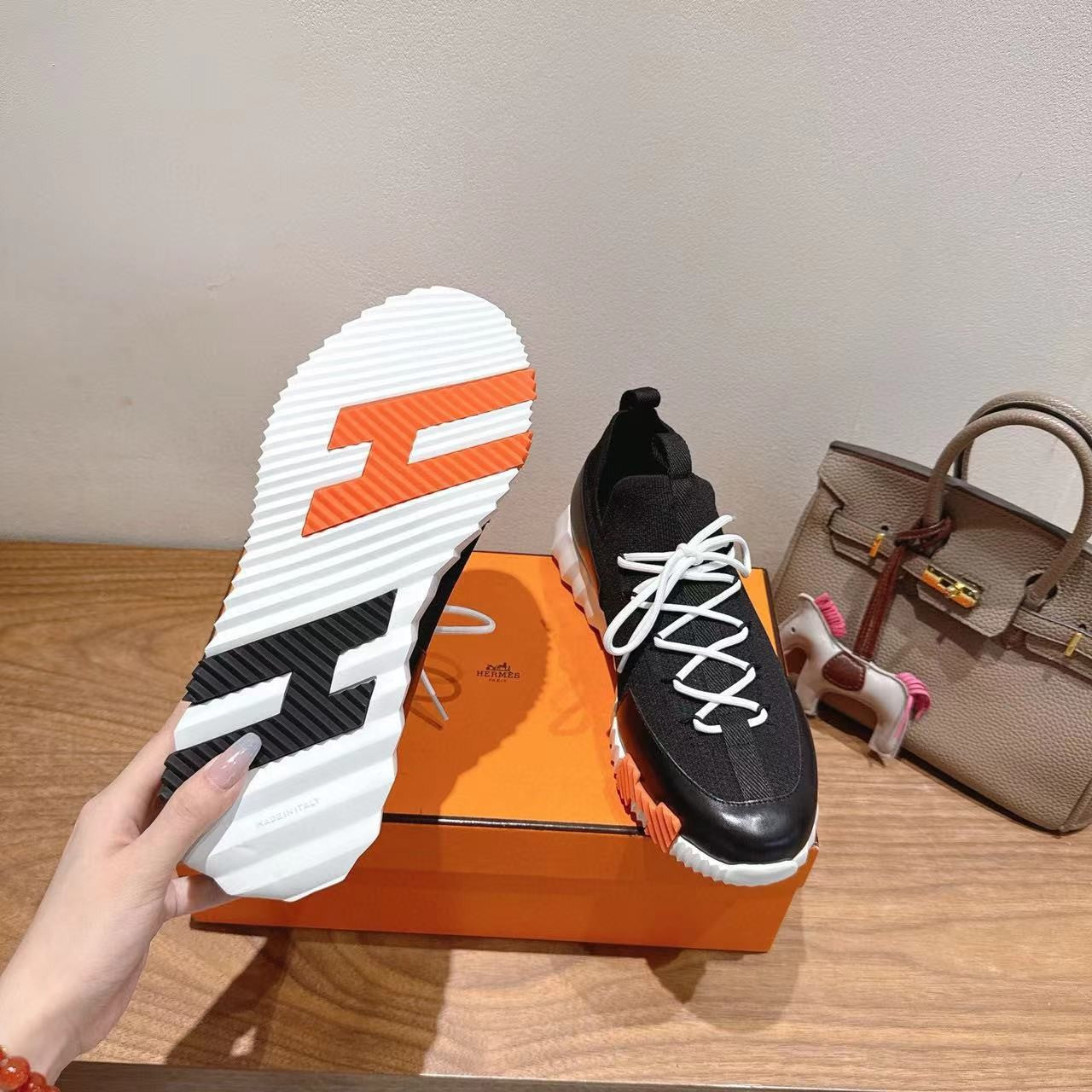 Men's Breathable Mesh Lace Up Lightweight Trendy Men's Sports Shoes
