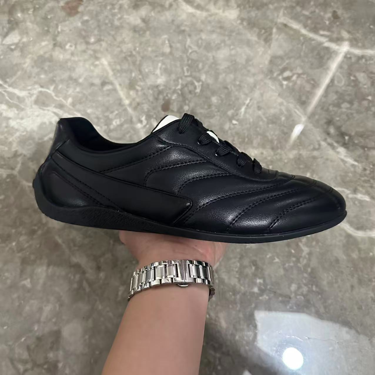 Men's Sports Handsome Soft Bottom Korean Light Niche Men's Casual Leather Shoes