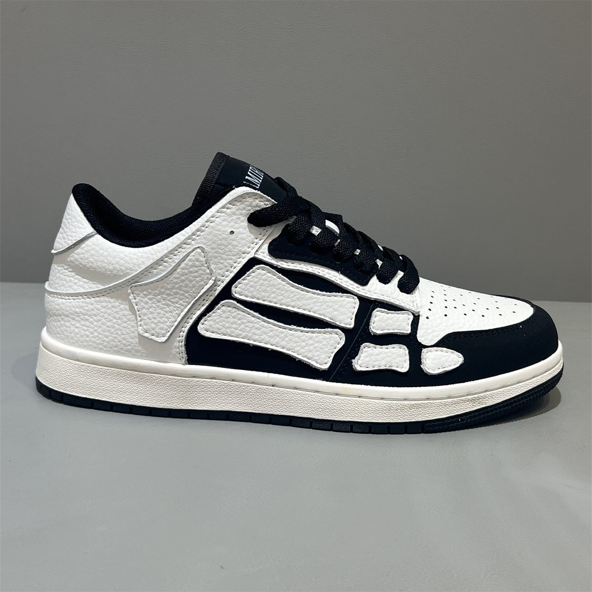 Men's Autumn Breathable Skateboard Fashionable Lightweight White Men's Sports Shoes