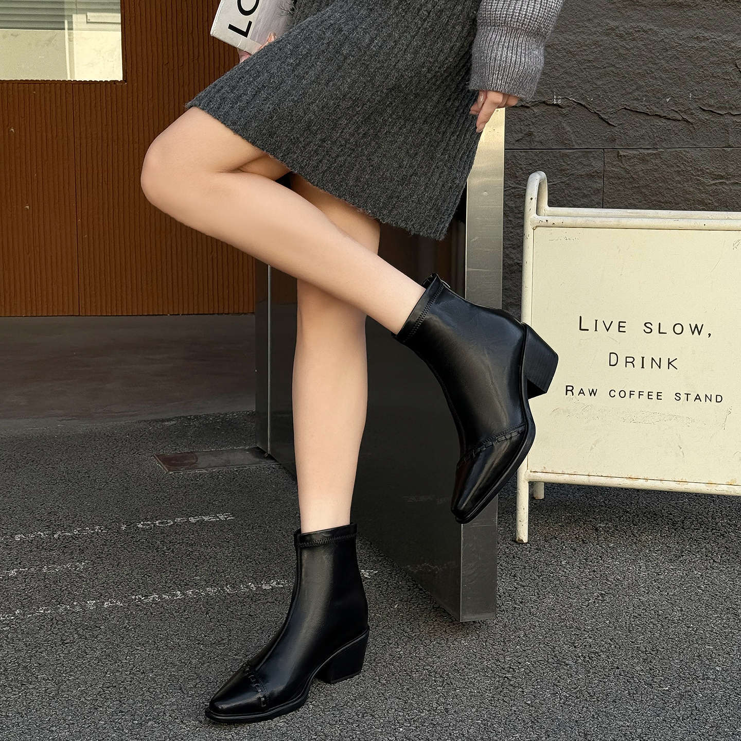 Women's Temperament Short Comfortable Height Increasing Insole Boots
