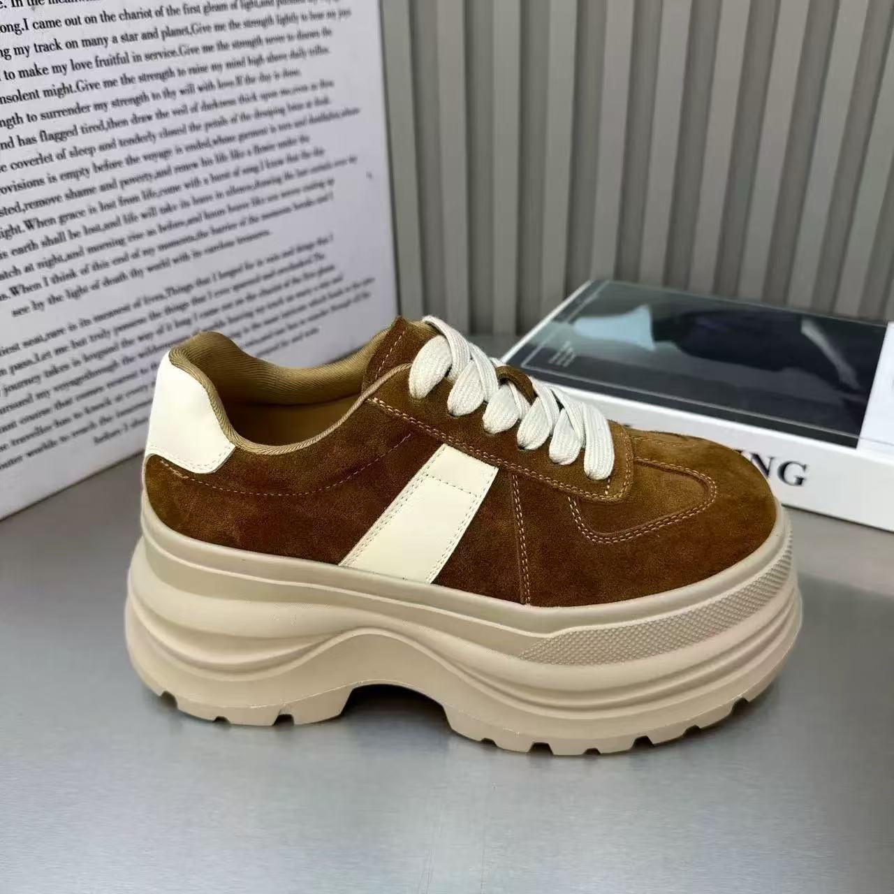 Layer Frosted Comfortable Platform Elevator Wild Board Women's Sports Shoes