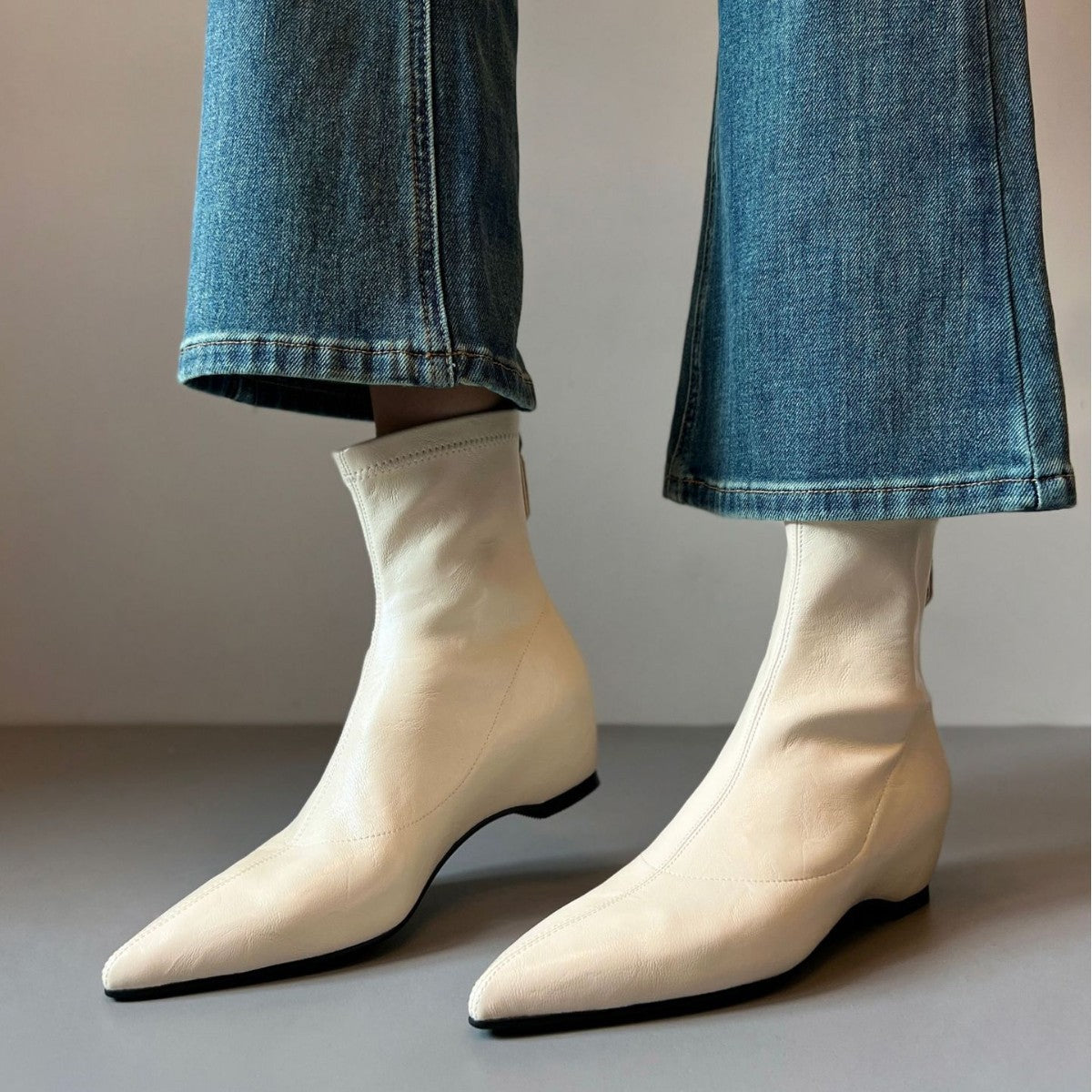 Height Increasing Insole Skinny Flat Bottom Pointed Toe Boots