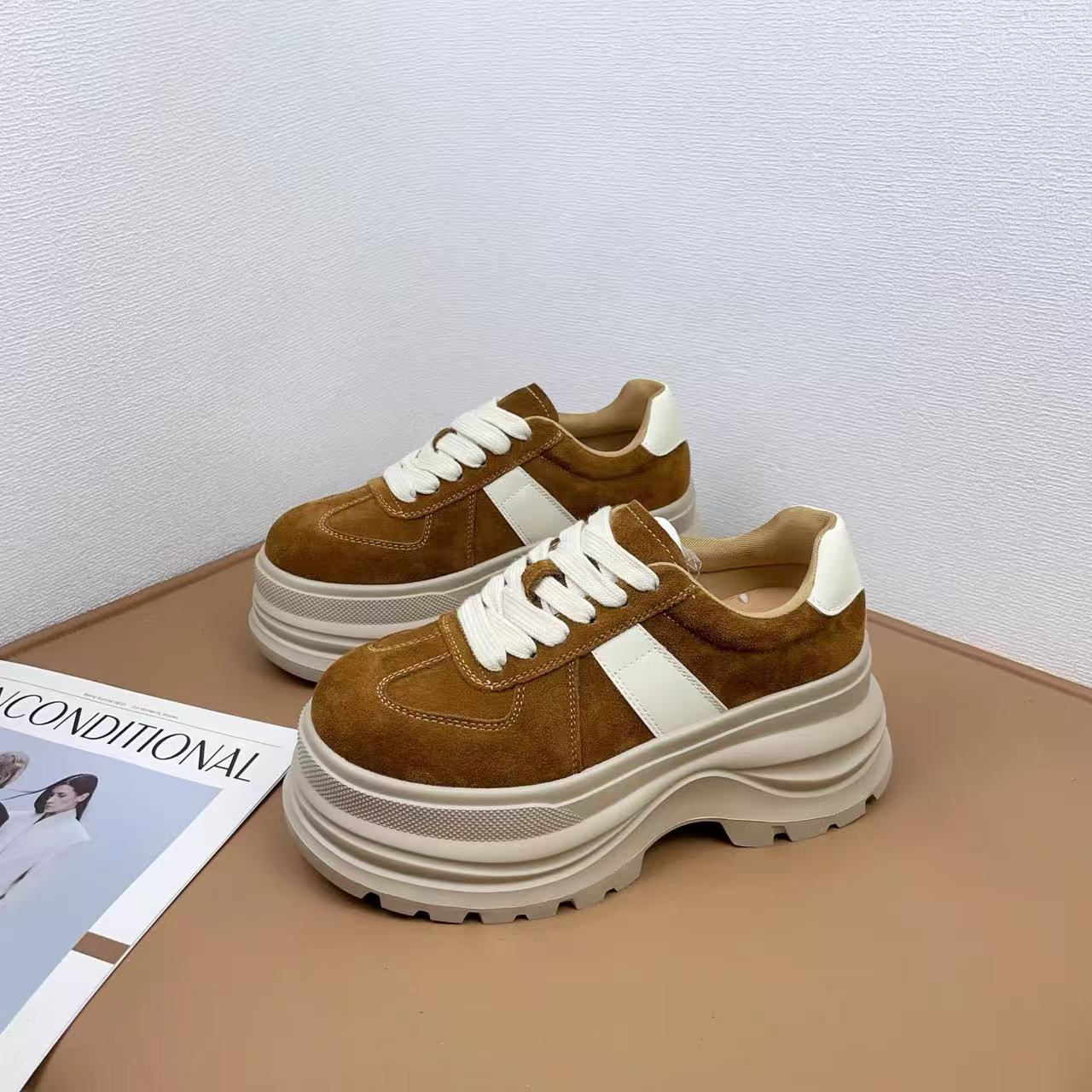 Layer Frosted Comfortable Platform Elevator Wild Board Women's Sports Shoes