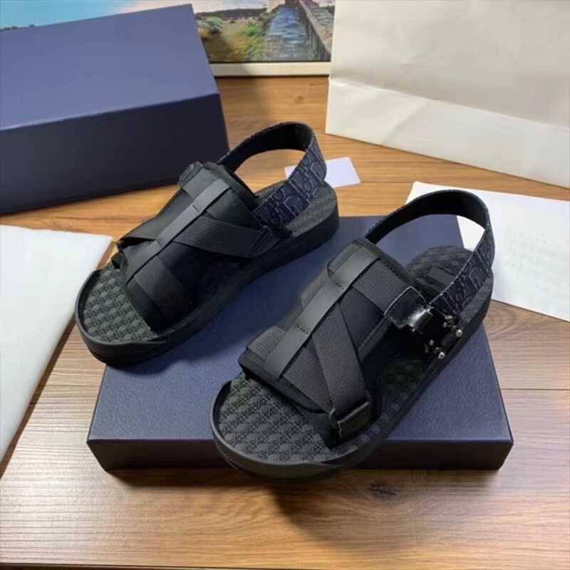 Men's Summer Outdoor Wear Beach Fashion Printed Men's Casual Shoes