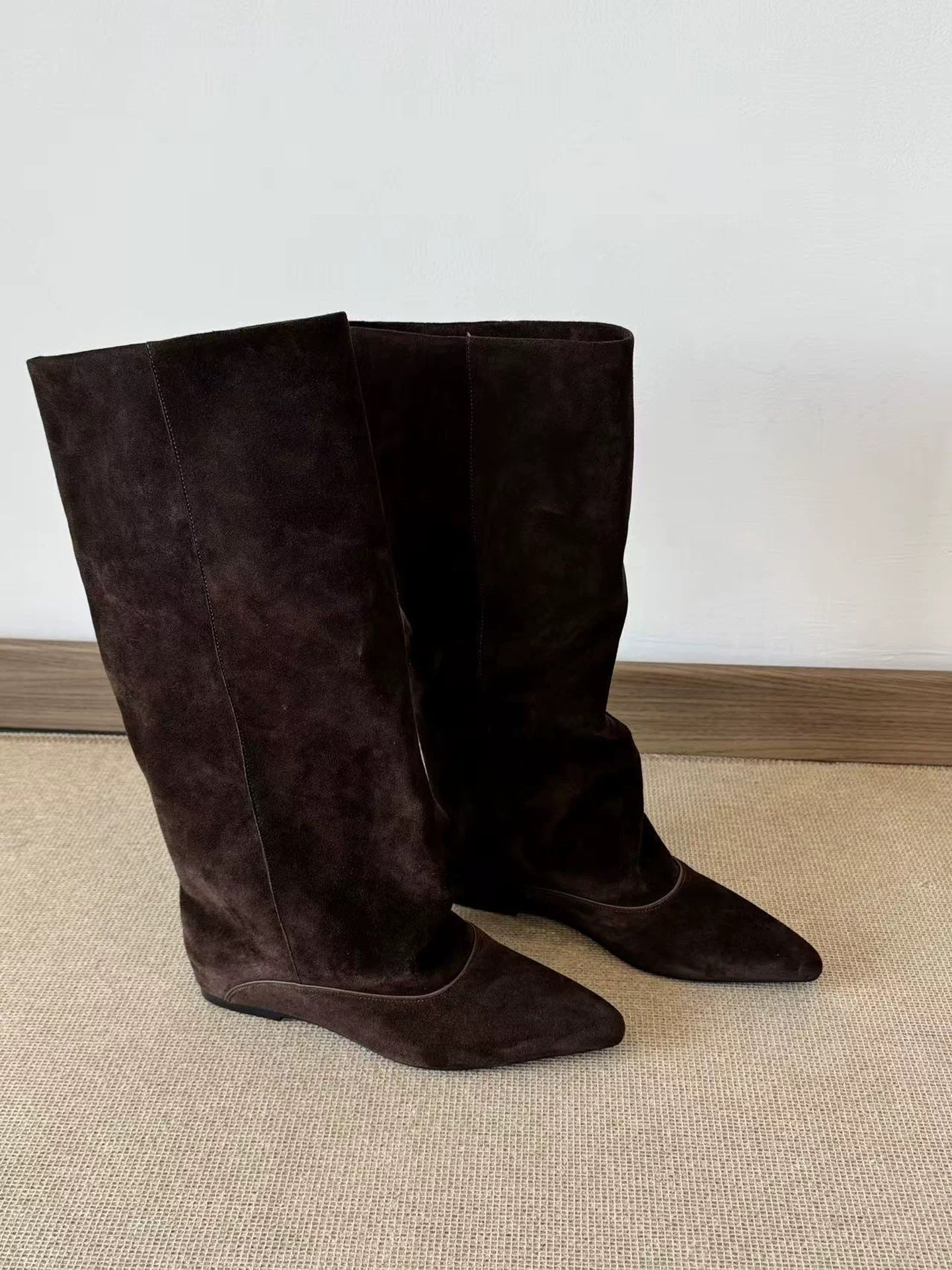 Pointed Toe Below The Knee High Leg Pile Style Long Boots