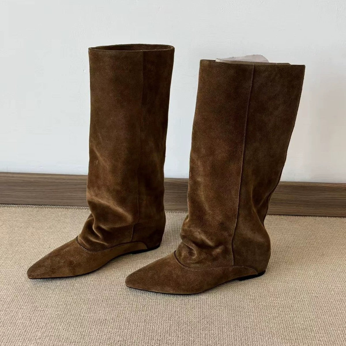 Pointed Toe Below The Knee High Leg Pile Style Long Boots