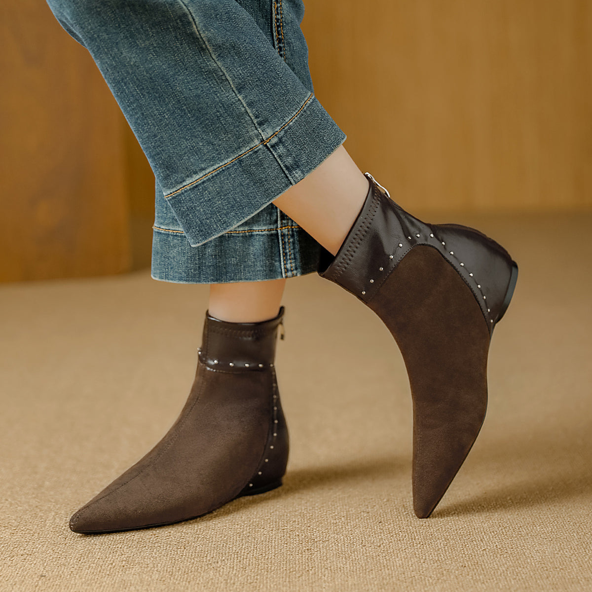 Women's Pointed Toe Suede Inner Height Increasing Stitching Comfortable Back Boots