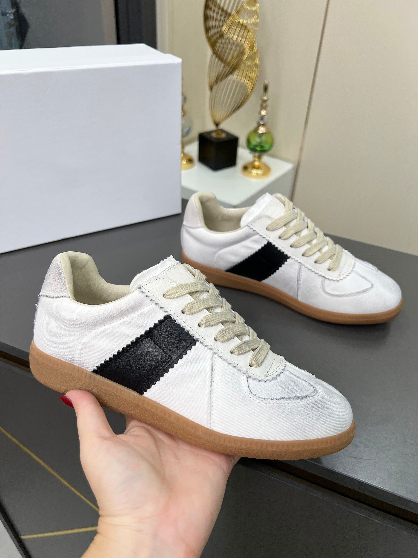 Women's Training Classic White Flat Bottom Comfort Sports Casual Shoes