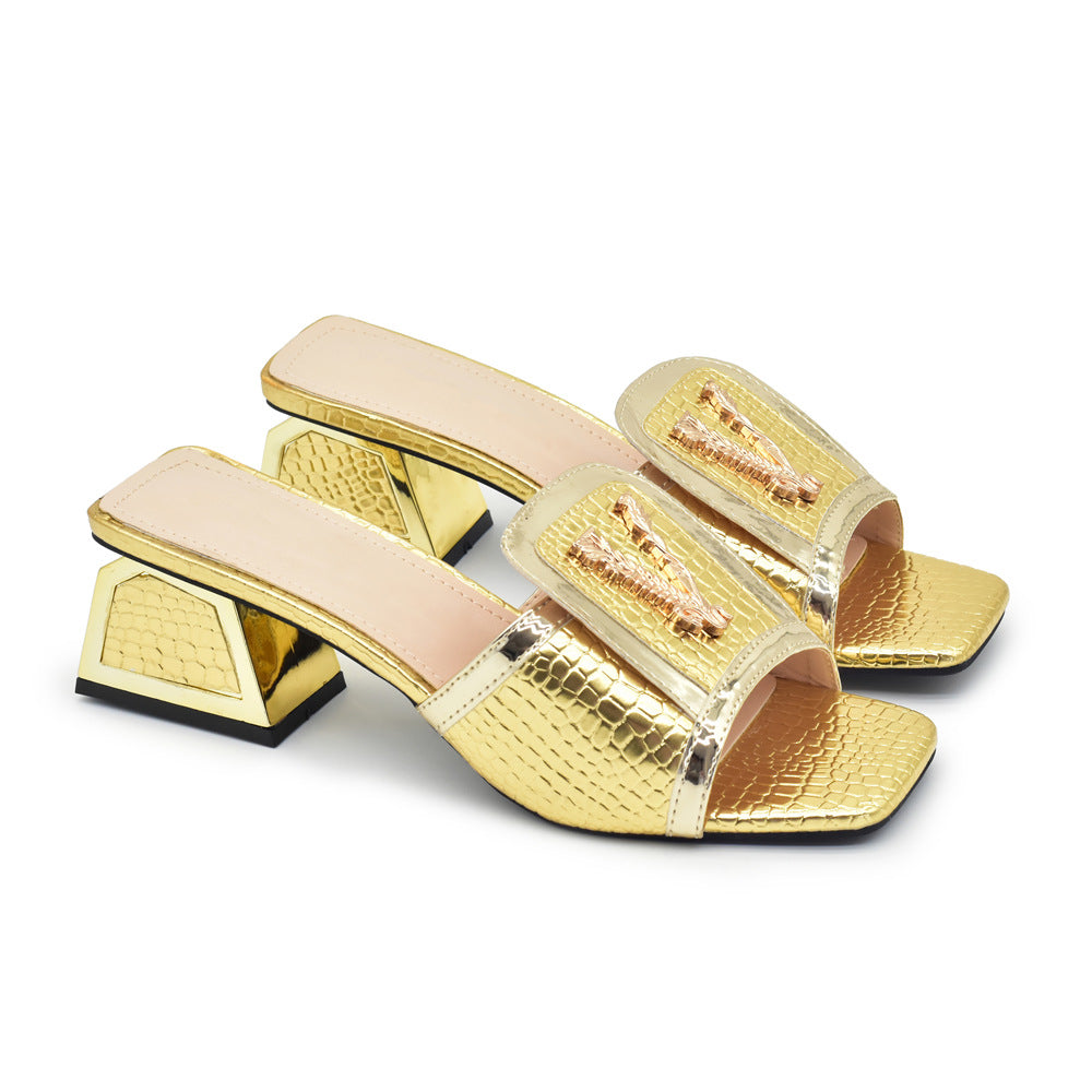 Diamond In The Debris Round Toe Sandals