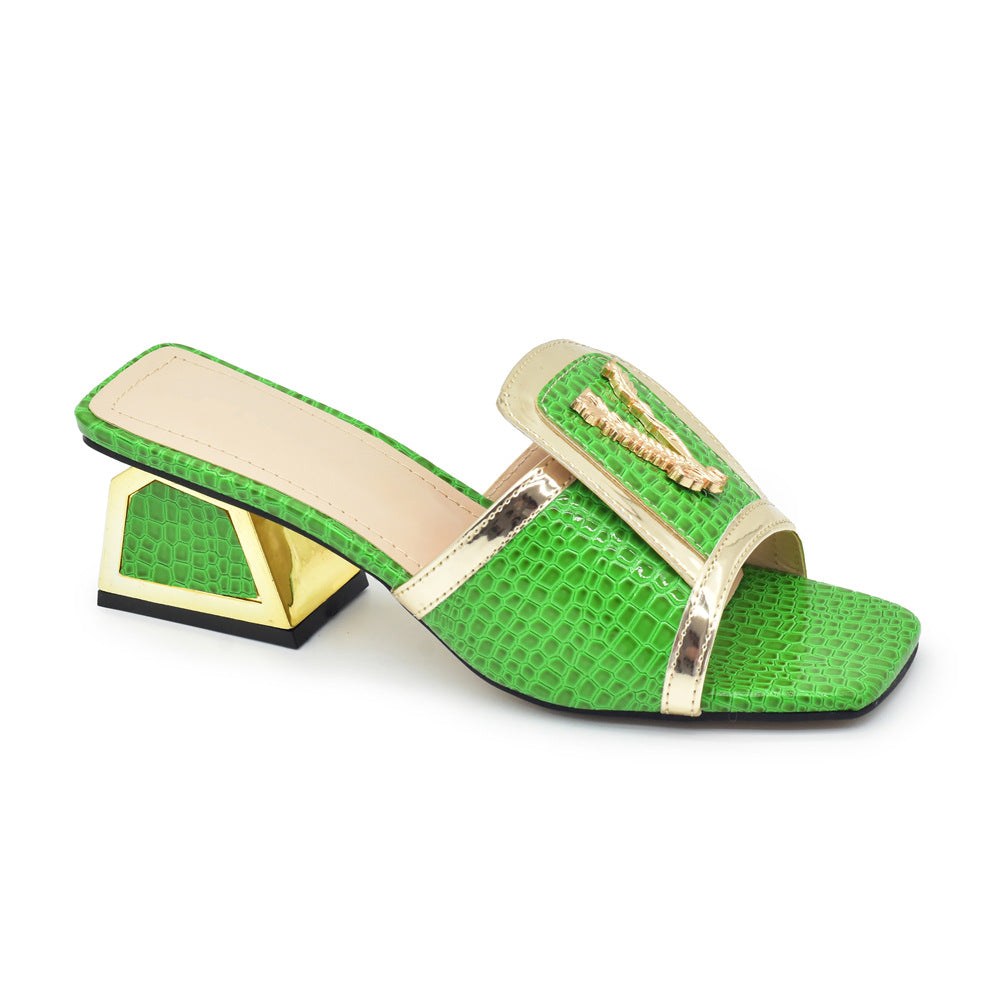 Diamond In The Debris Round Toe Sandals
