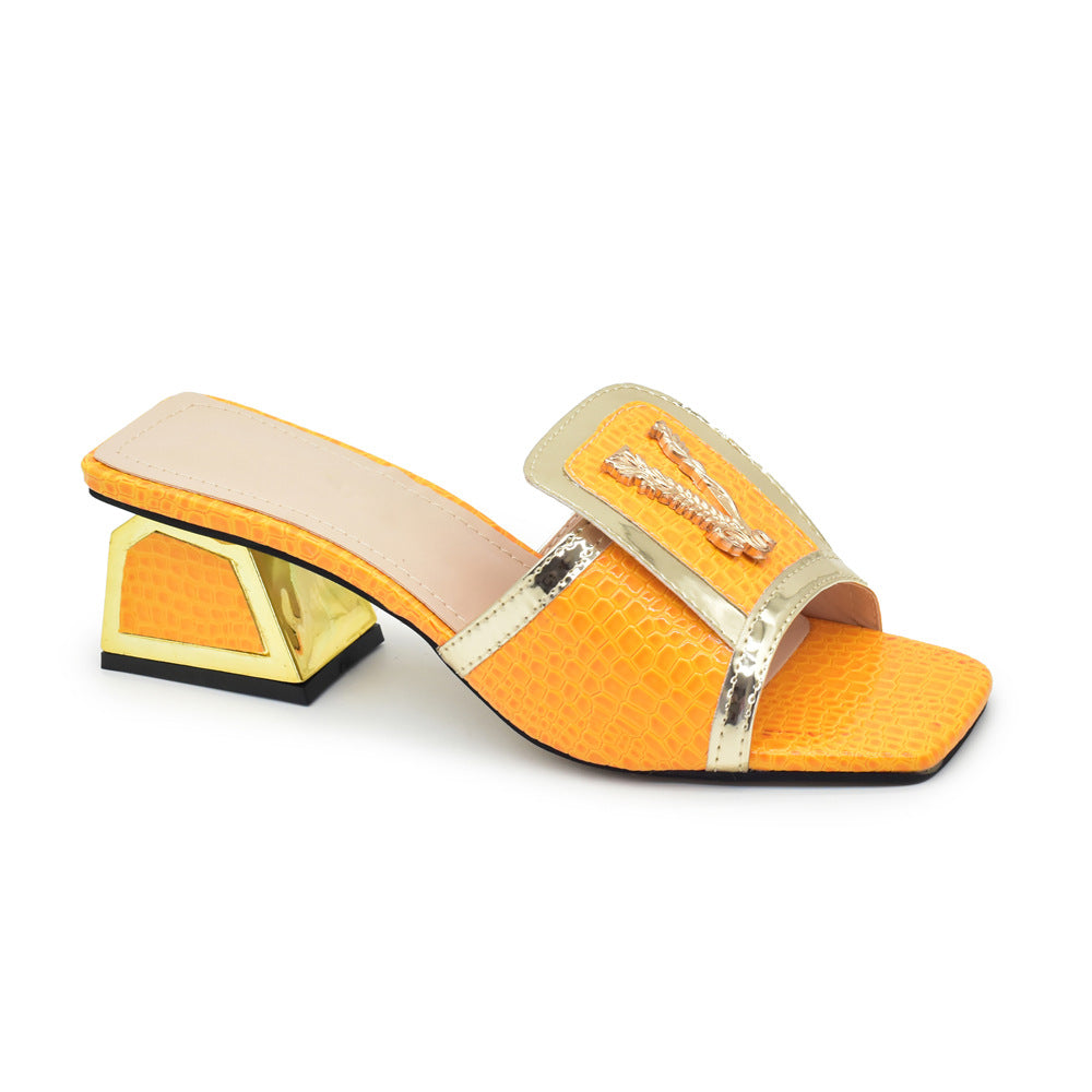 Diamond In The Debris Round Toe Sandals