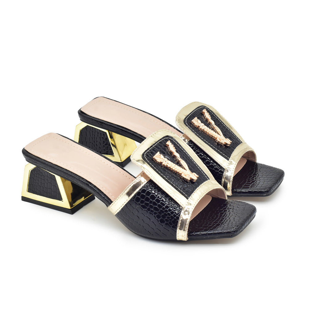 Diamond In The Debris Round Toe Sandals