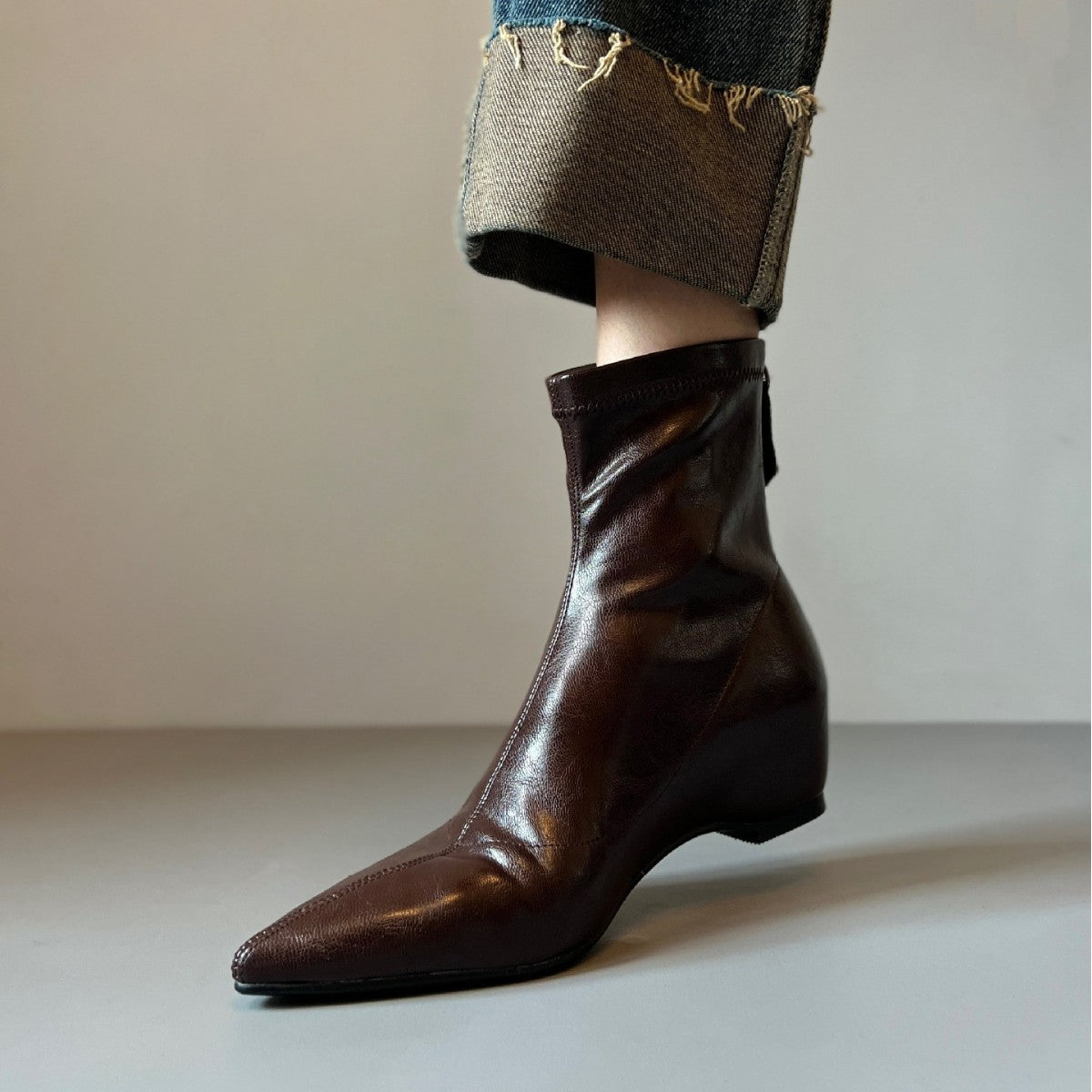 Height Increasing Insole Skinny Flat Bottom Pointed Toe Boots