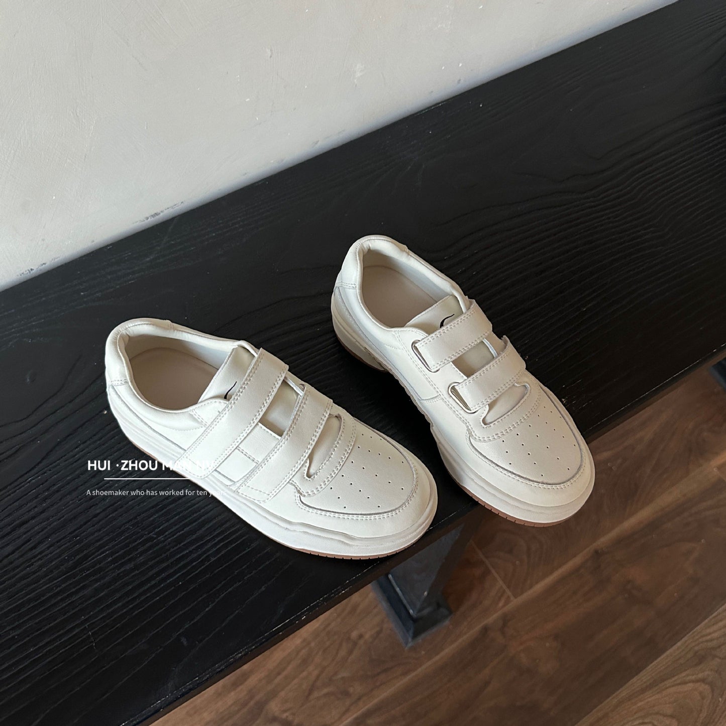 Women's Retro Velcro Platform White Round Toe Lightweight Sneakers
