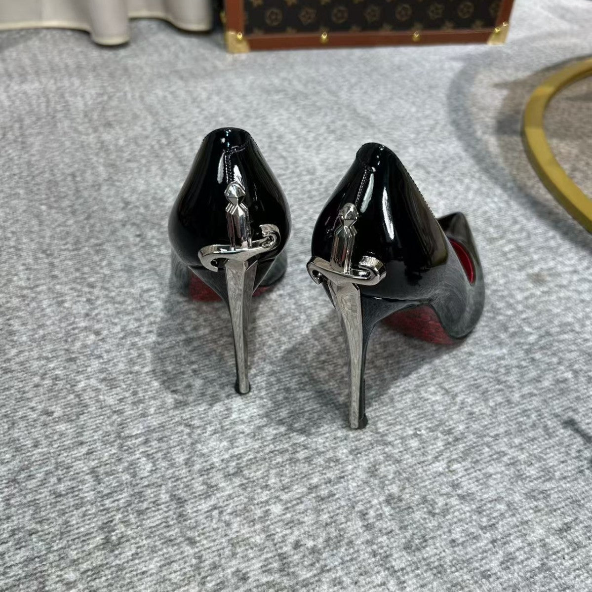 Women's Sharp Sword Metal Pointed Stiletto Not Tired Feet Women's Fashion Shoes