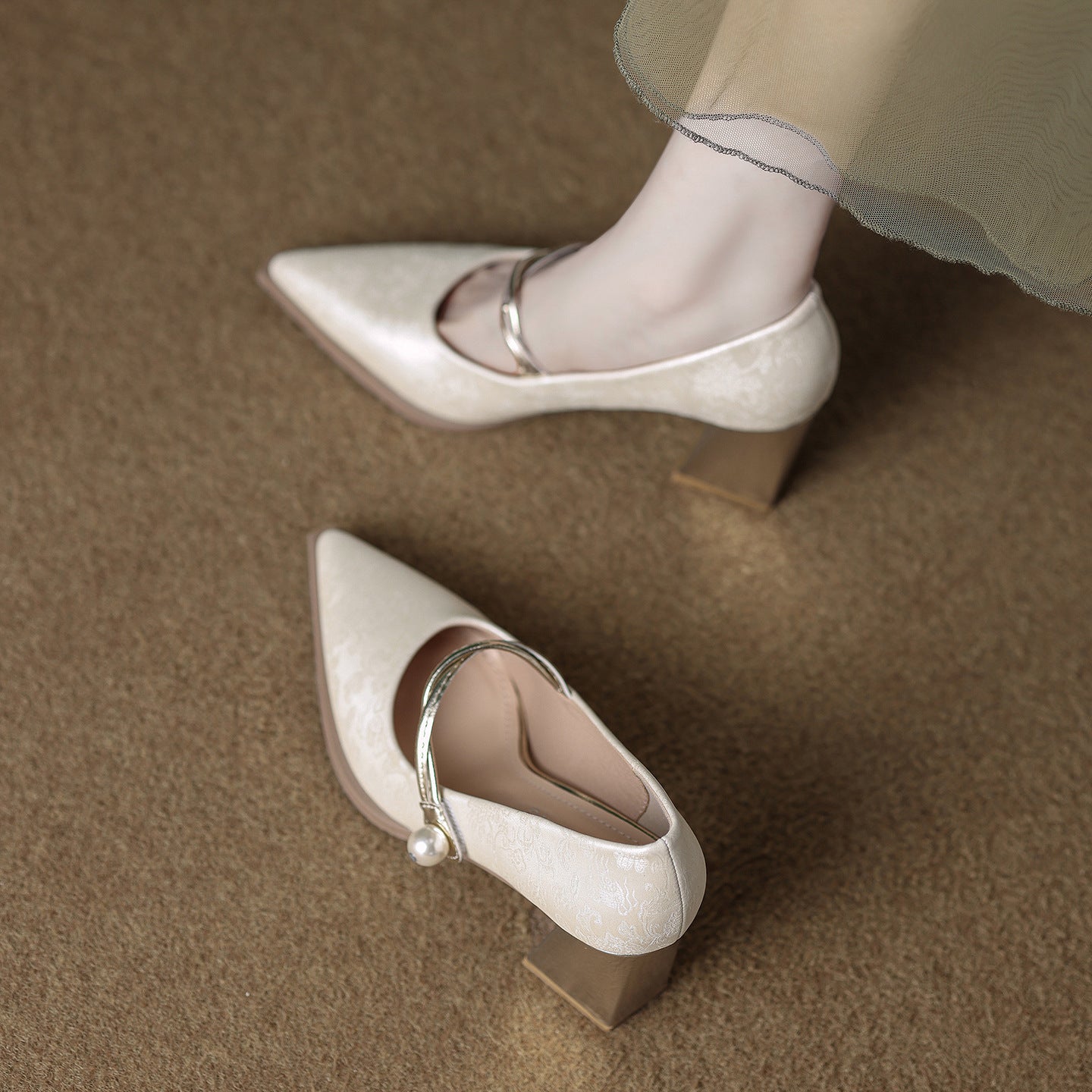 Women's Version Chinese High Banquet Temperament Shallow Heels