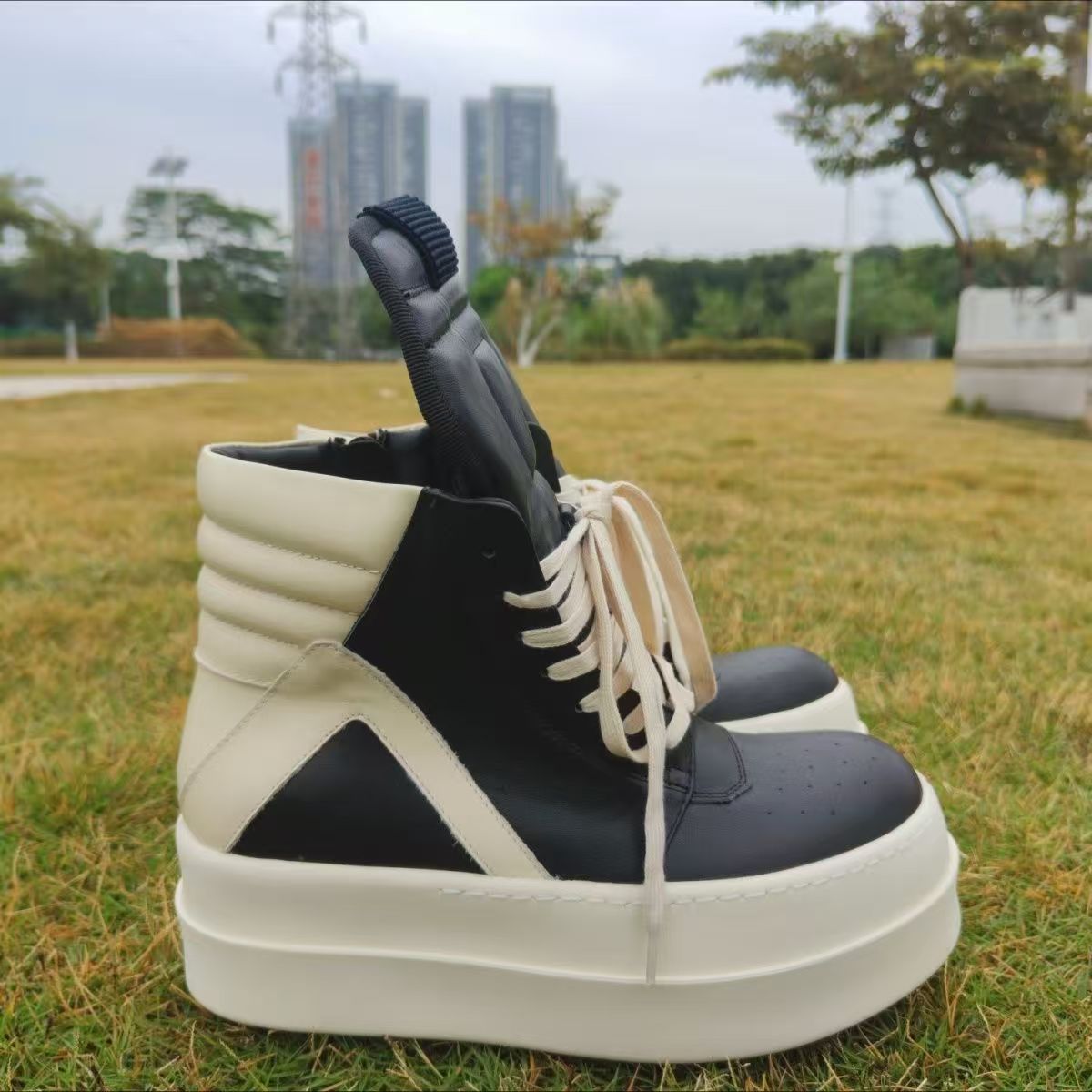 Men's Inverted Triangle Platform Couple Increased Short Men's Casual Leather Shoes