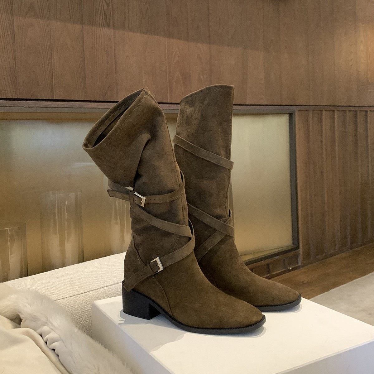 Increasing Large Long Leg Tip Round Head Heels