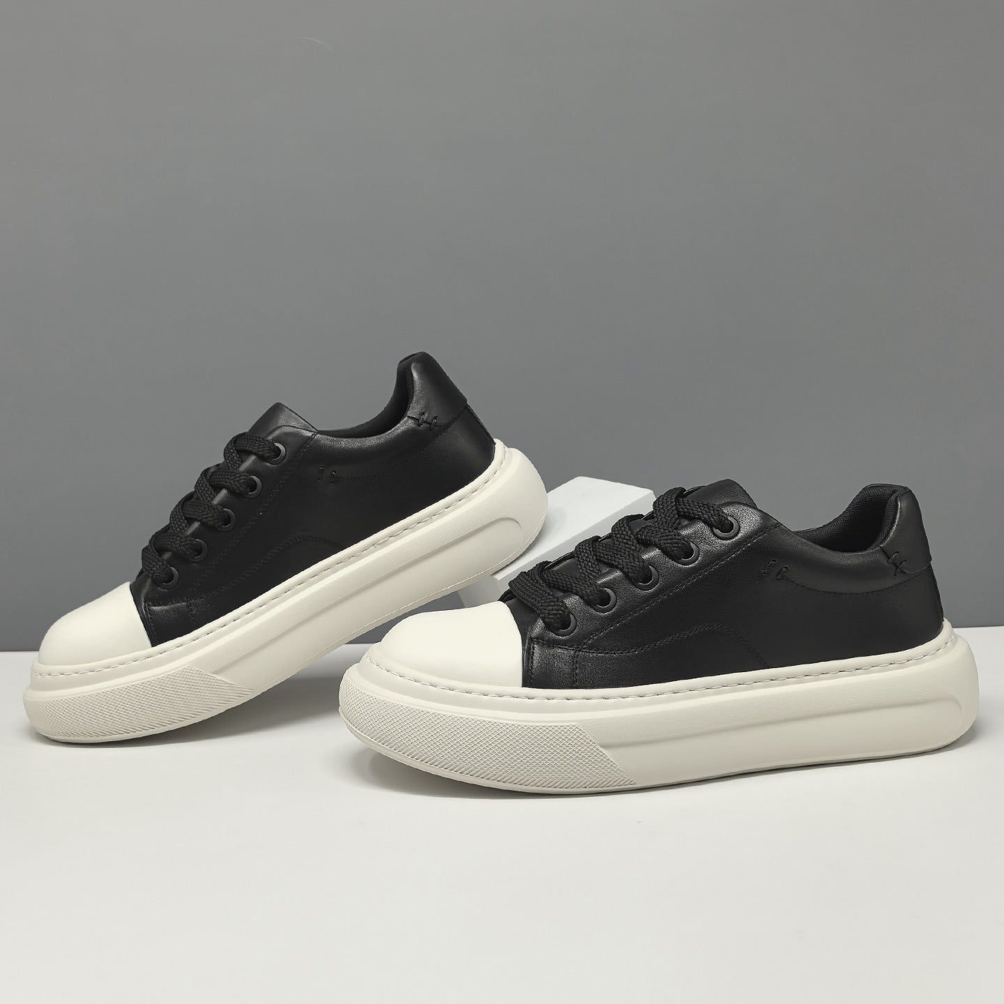 Men's Thick Bottom Fashionable Top Layer Cowhide Casual Shoes