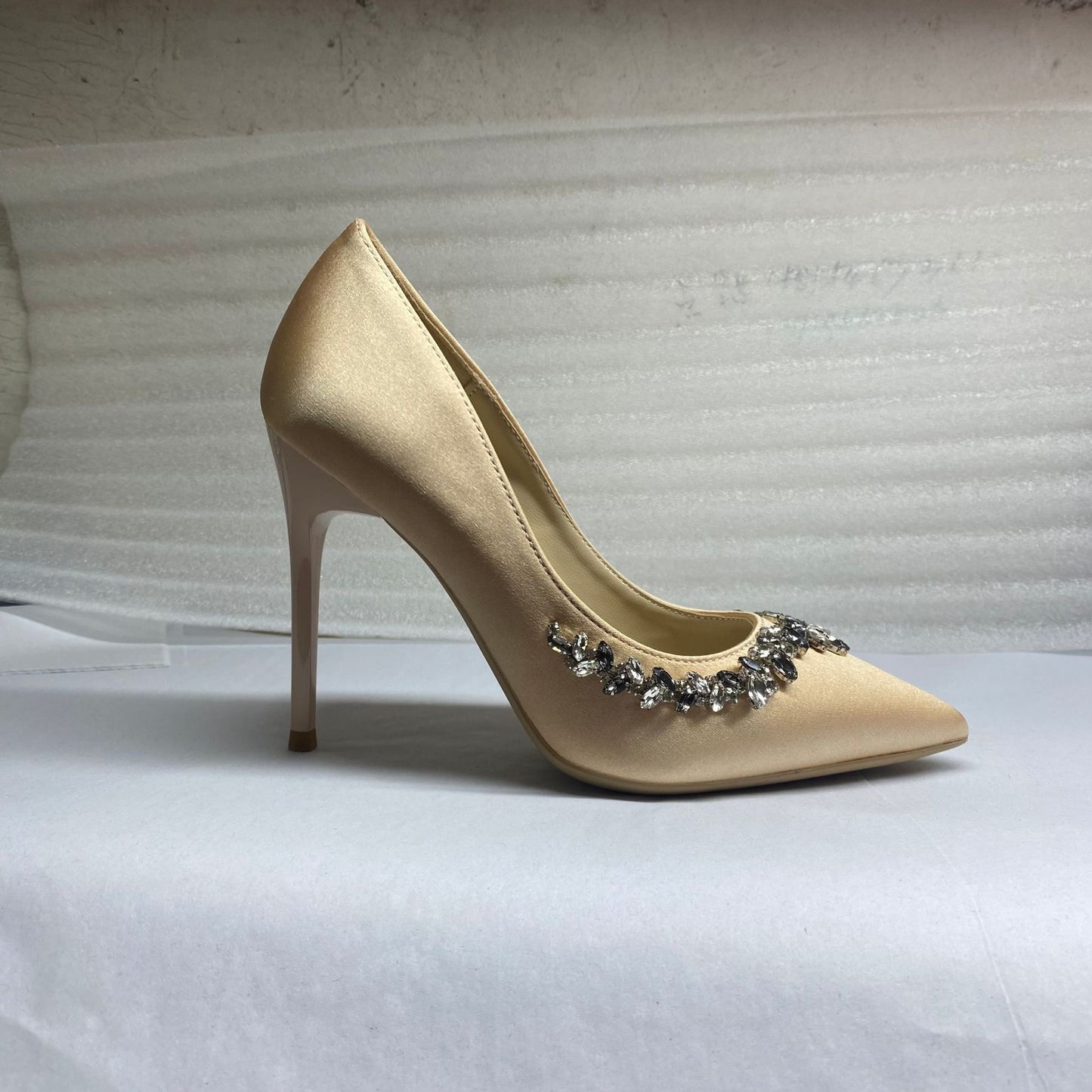Women's High-grade Rhinestone Pointed Toe High French Joker Elegant Black Plus Heels
