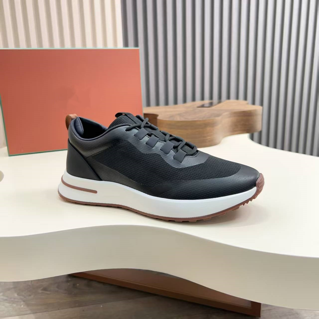 Mesh Cowhide Stitching Matching Fashionable Breathable Men's Sports Shoes