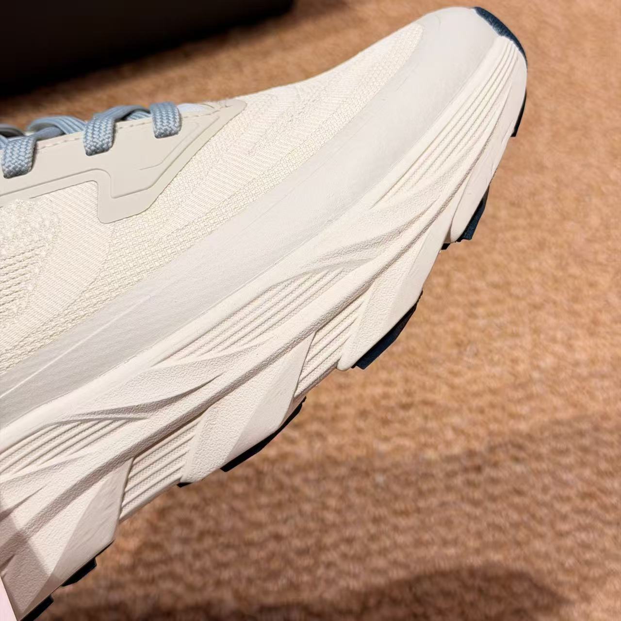 Graceful Unique Cool Lightweight Running Couple Men's Sports Shoes