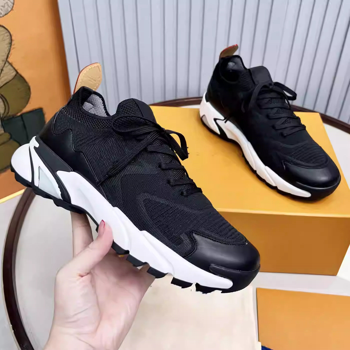 Women's Mesh Style Fashion Round Toe Mid Large Size Men's Sports Shoes