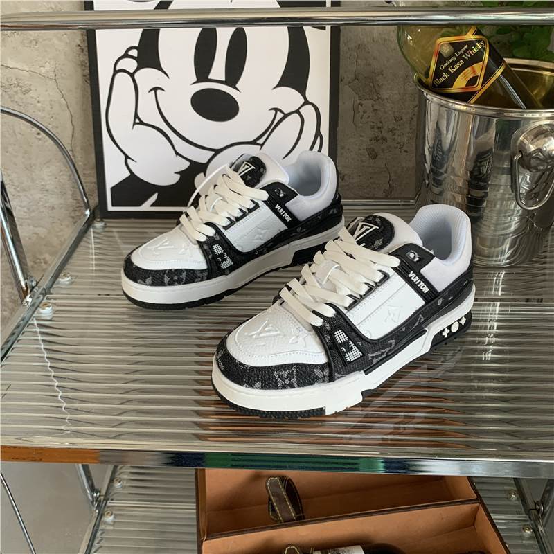 Men's Couple Large Size Soft Sole Lightweight Fashionable Breathable Women's Casual Shoes