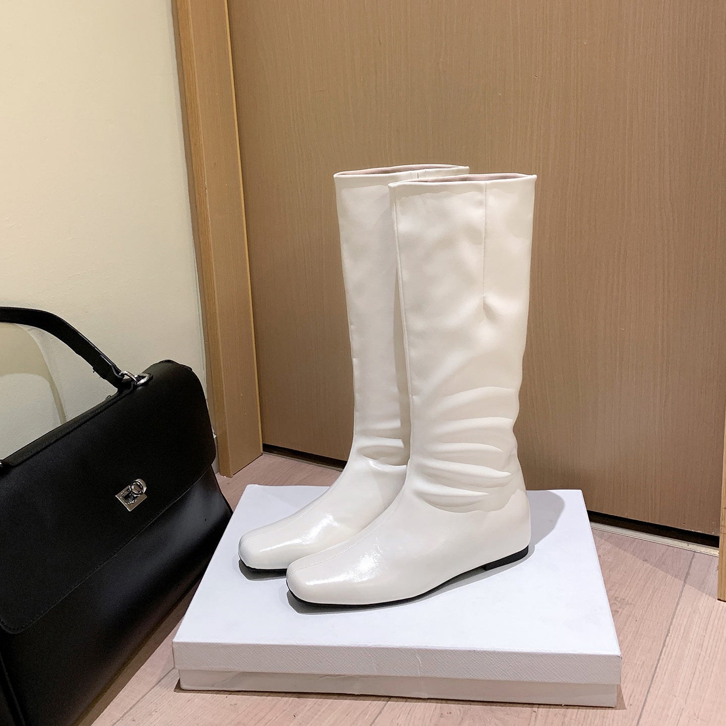 Women's Height Increasing Insole Head Flat Bottom Women's Leather Boots