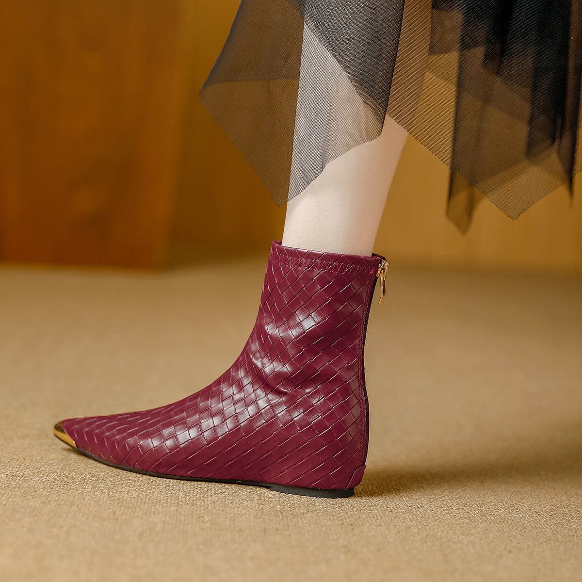 Women's Inner Height Increasing Elegant Pointed Woven Women's Leather Boots