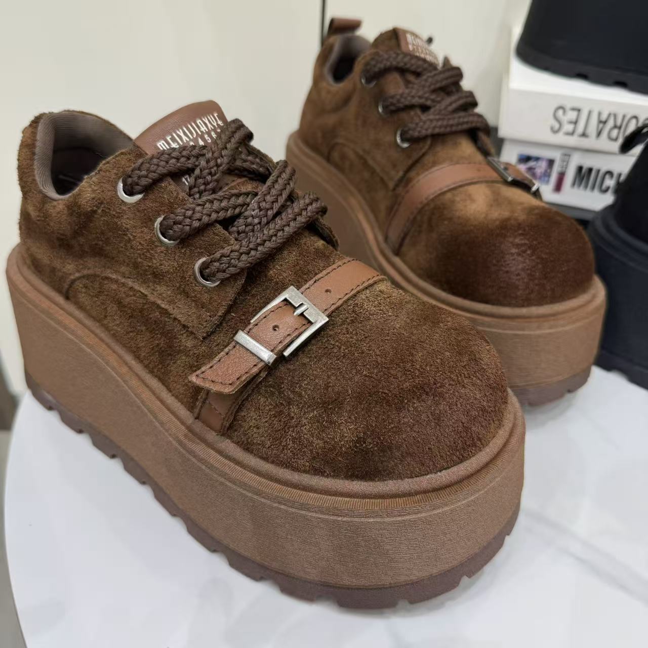 Women's Cowhide Platform Height Increasing Small Autumn Women's Sports Shoes