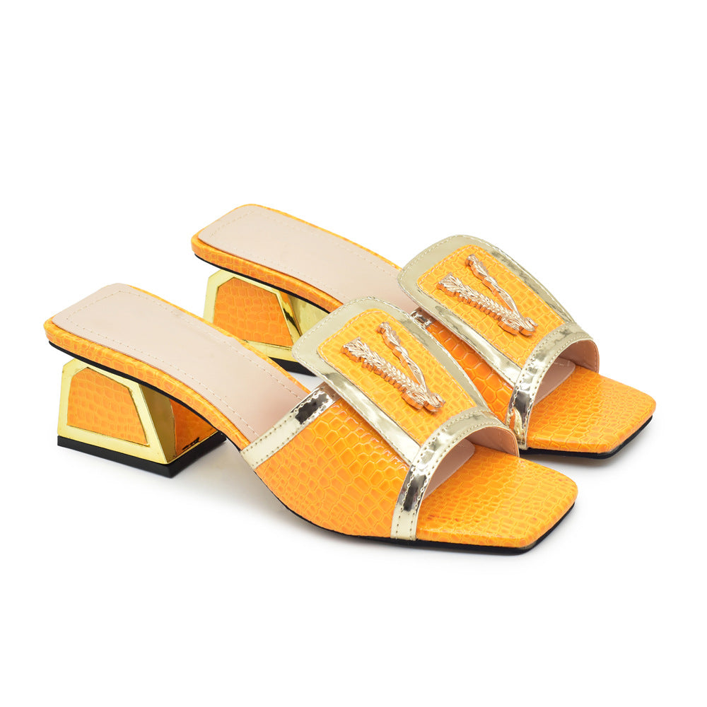 Diamond In The Debris Round Toe Sandals