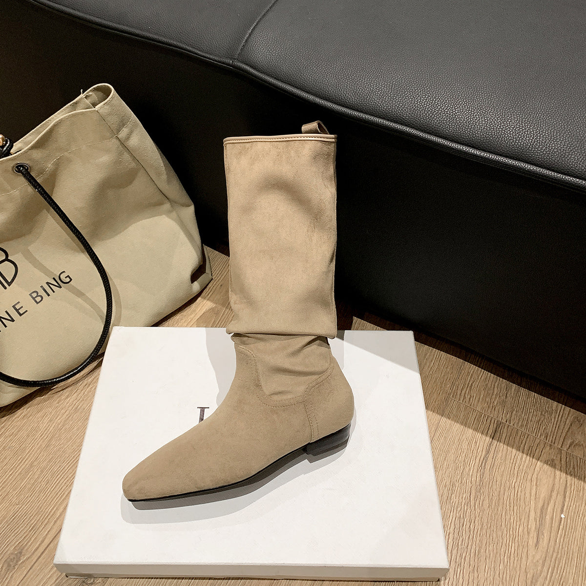 Women's Cowhide Version Retro Square Toe Pile Style Height Increasing Insole Women's Leather Boots