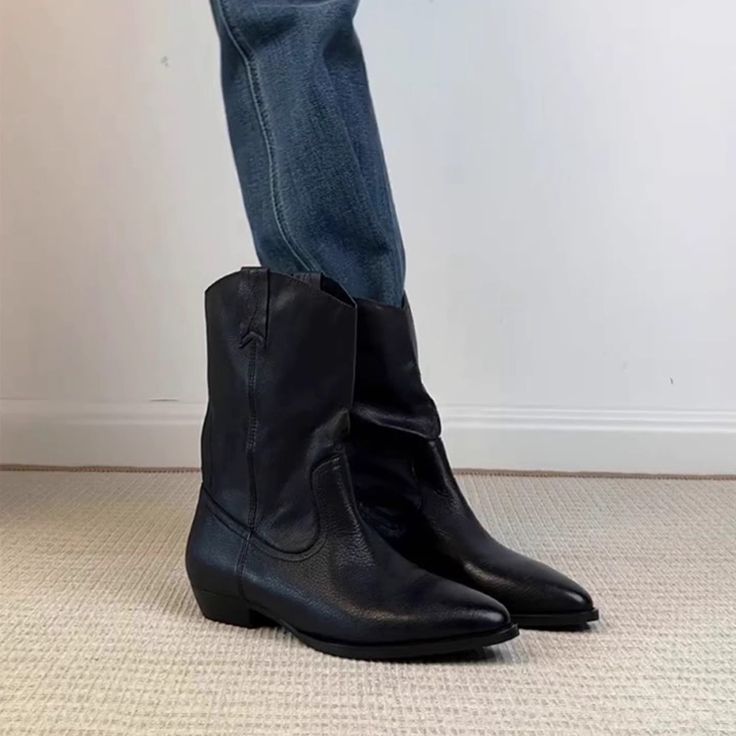 V Cut Slimming Temperament Ankle Retro Pointed Toe Simple Chunky Women's Leather Boots
