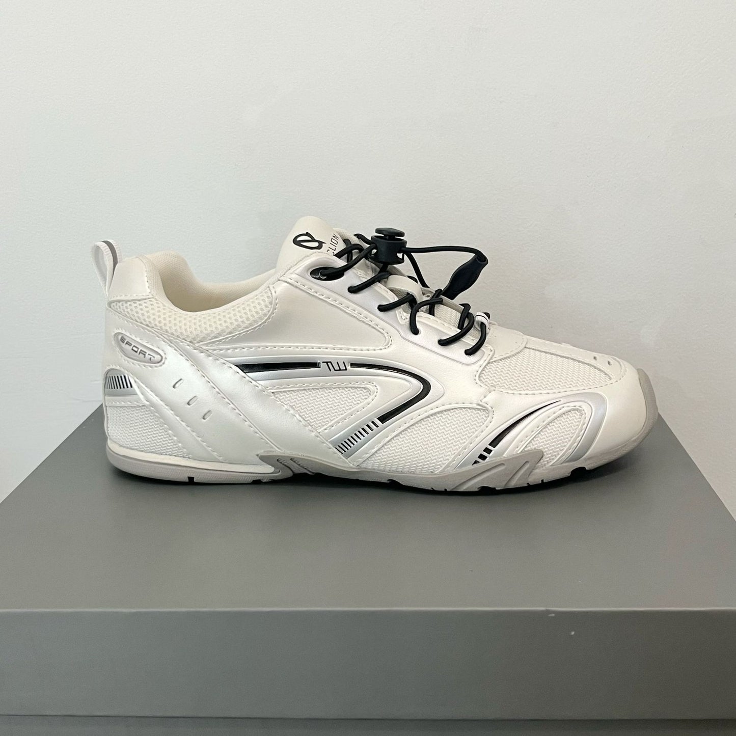 Women's Height Increasing Insole Outdoor Racing Retro Platform American Sneakers