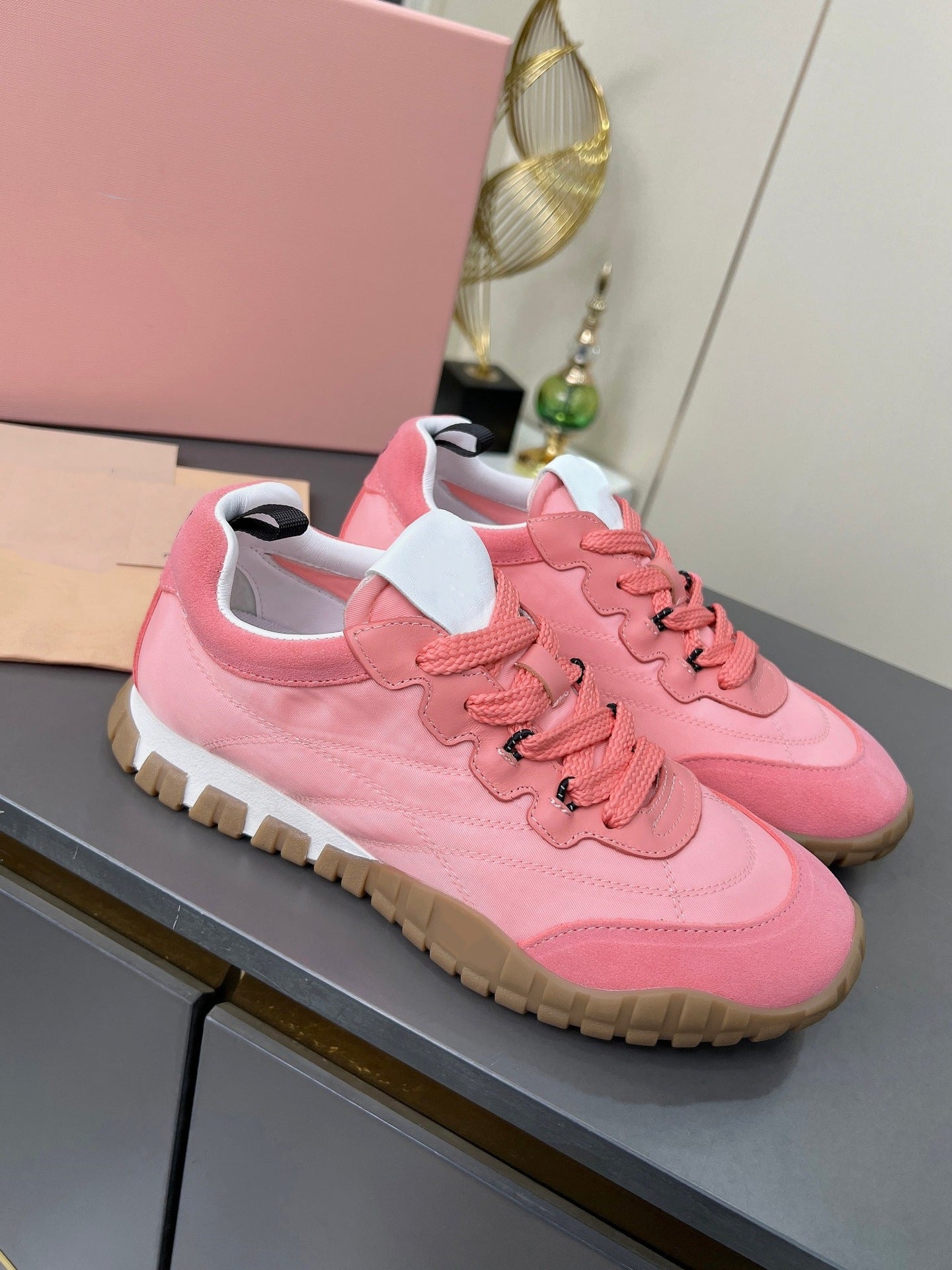 Women's & Men's Round Toe Tire Pattern Fashionable Retro Sports Casual Shoes
