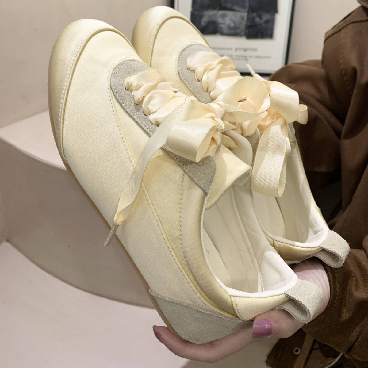 Women's Ballet Satin German Training Design Flat Fashion Women's Sports Shoes