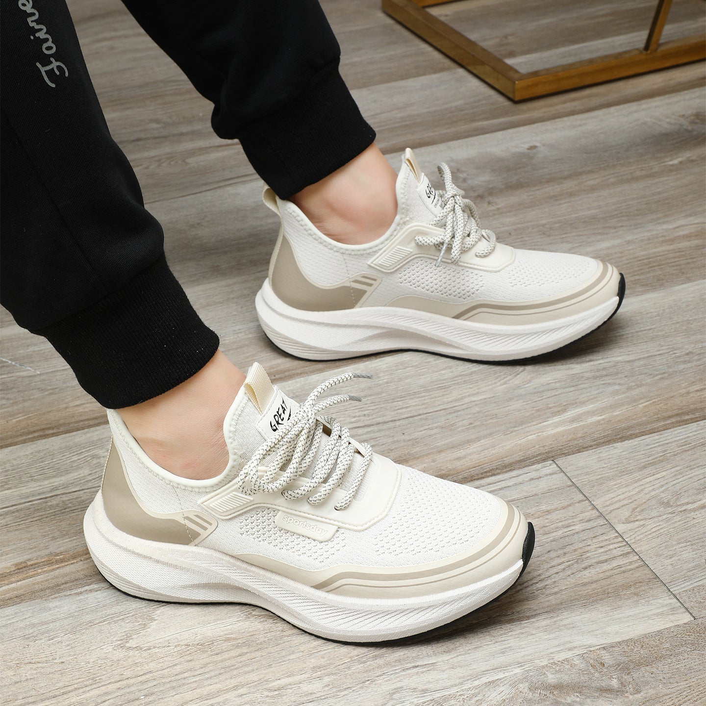 Men's Breathable Flying Woven Fashionable Light Platform Men's Sports Shoes