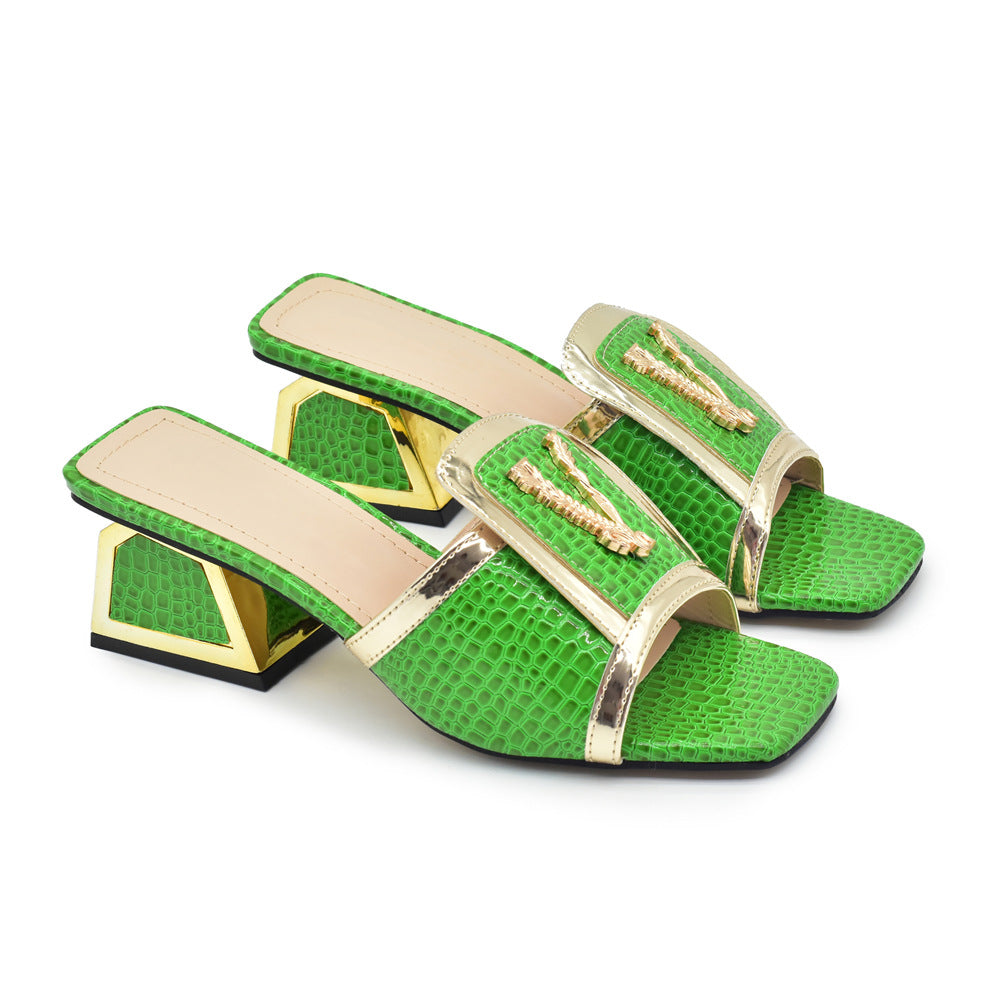 Diamond In The Debris Round Toe Sandals