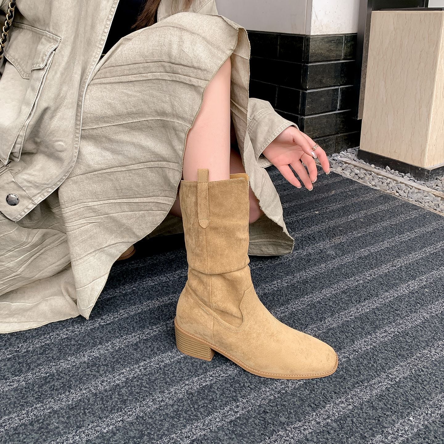 Chunky Height Increasing Insole Desert Pile Style Women's Leather Boots