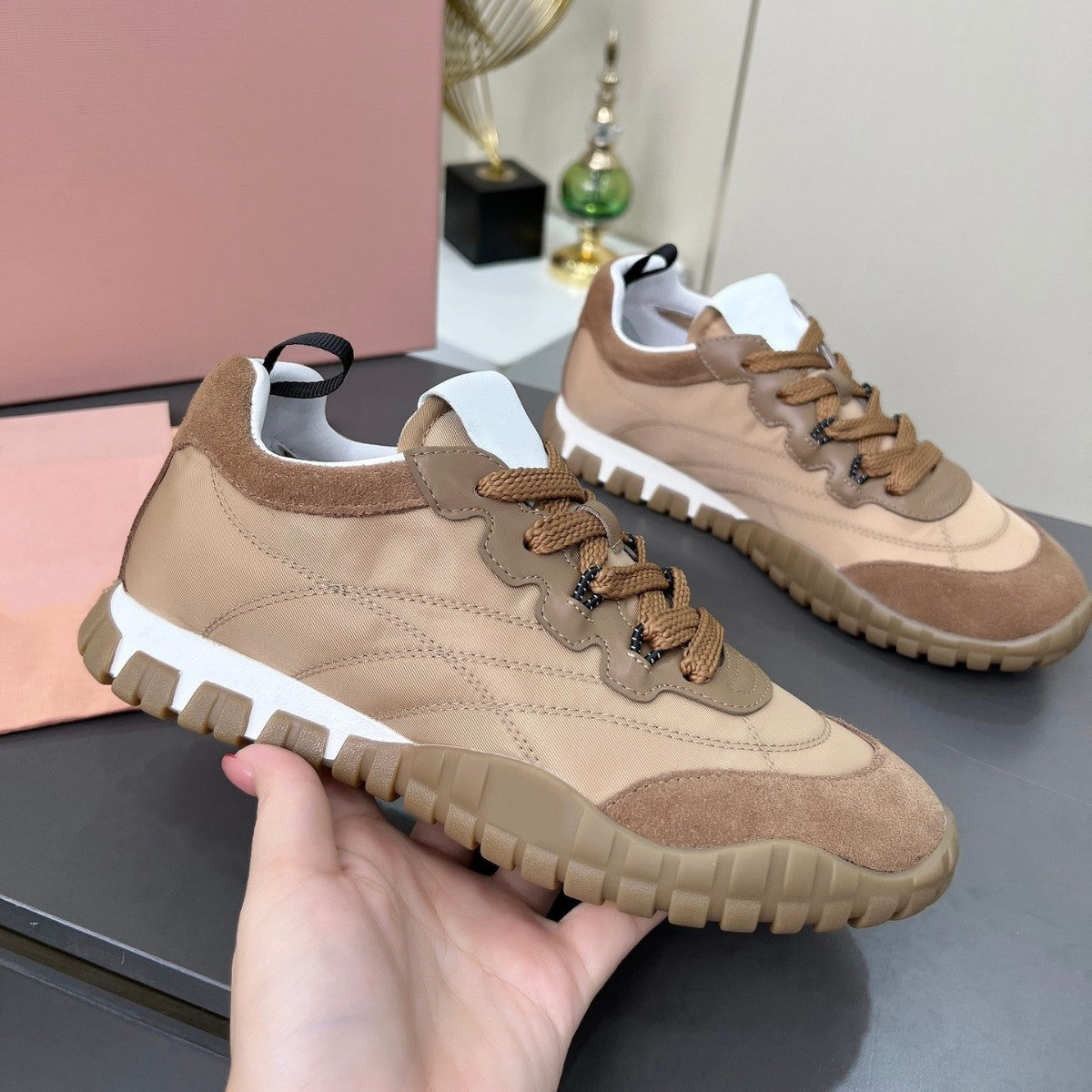 Women's & Men's Round Toe Tire Pattern Fashionable Retro Sports Casual Shoes