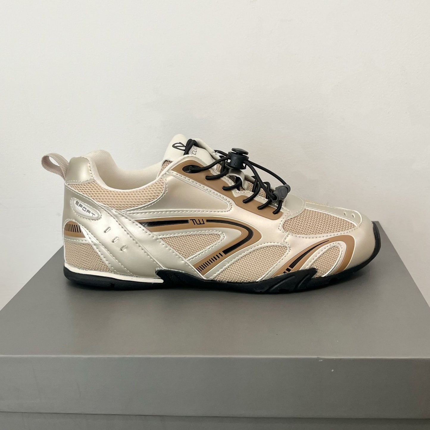 Women's Height Increasing Insole Outdoor Racing Retro Platform American Sneakers