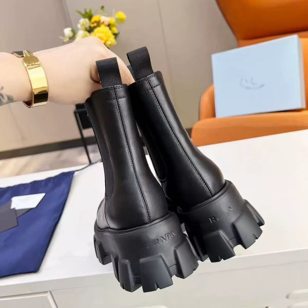 Women's Slit Beads Cowhide Elastic Sleeve Chelsea Smoke Boots