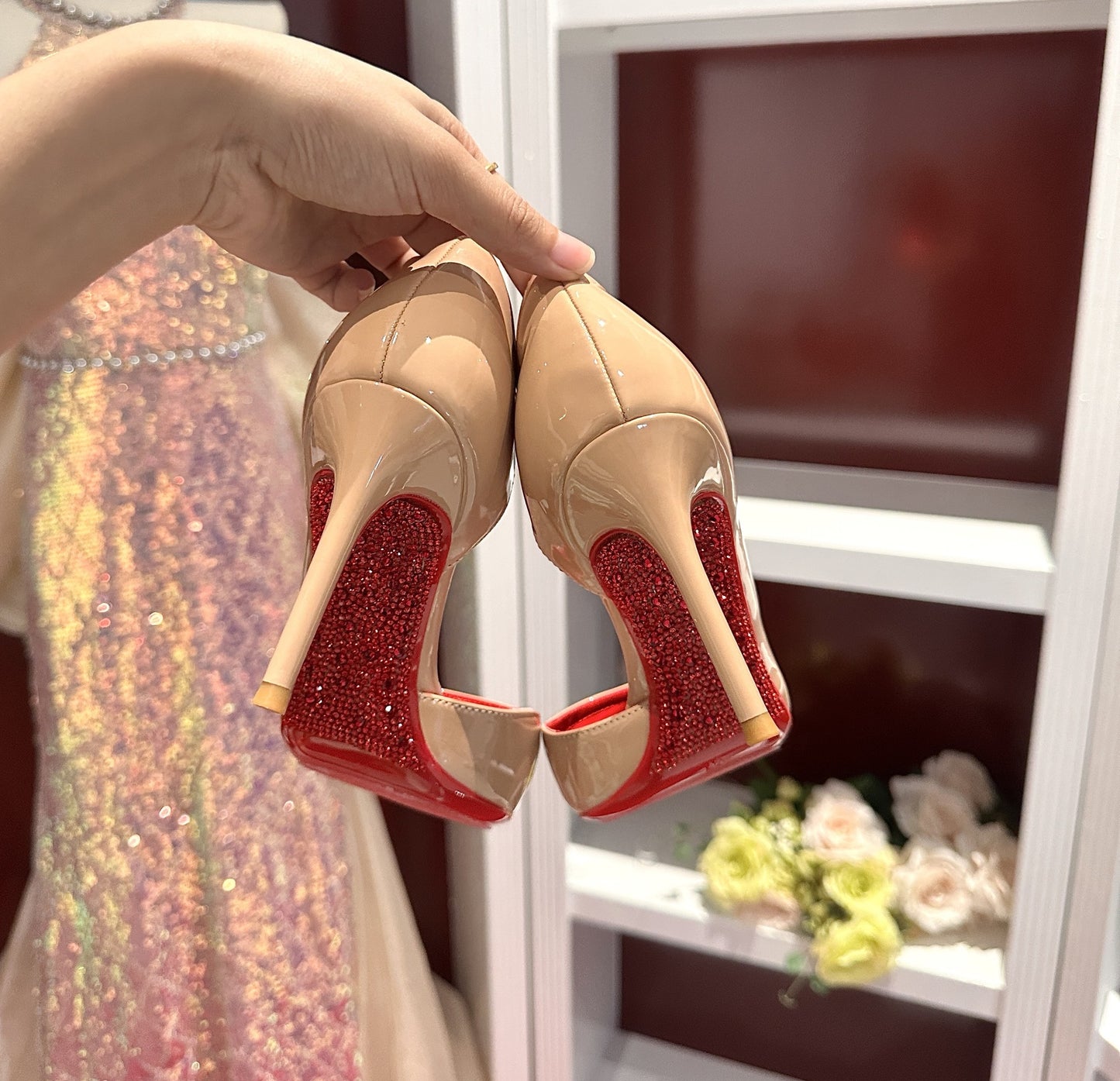 Women's High-heeled Black Side Empty Plus Size Red Bottom High-grade Pointed Women's Fashion Shoes