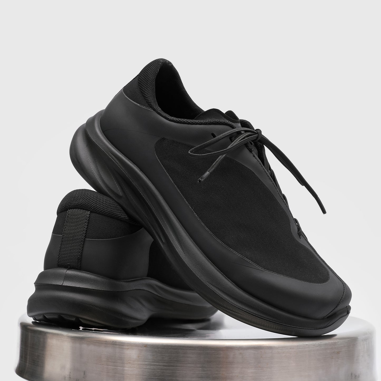 Men's Thick Sole Outdoor Climbing Mesh Surface Men's Sports Shoes